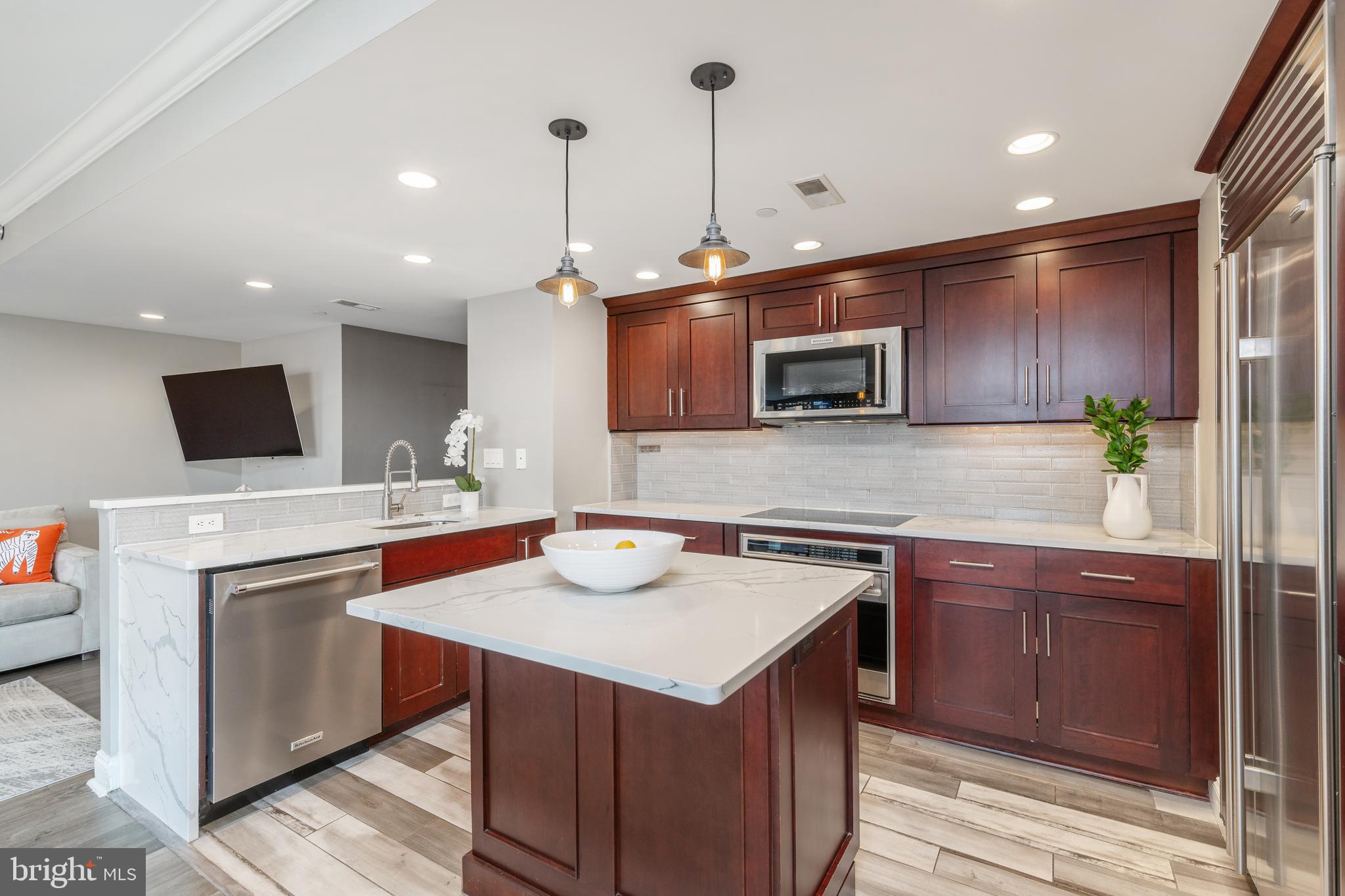 202-10 W Rittenhouse Sq #1708