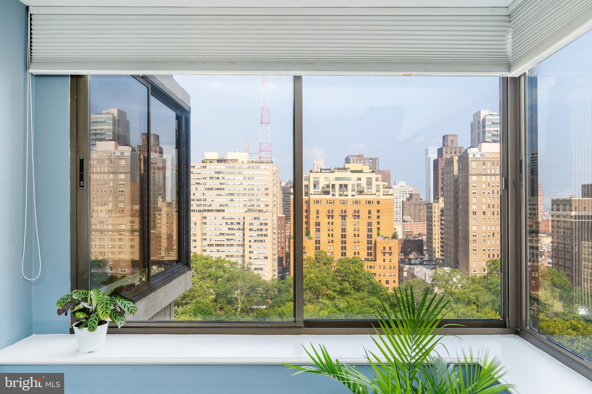 202-10 W Rittenhouse Sq #1708
