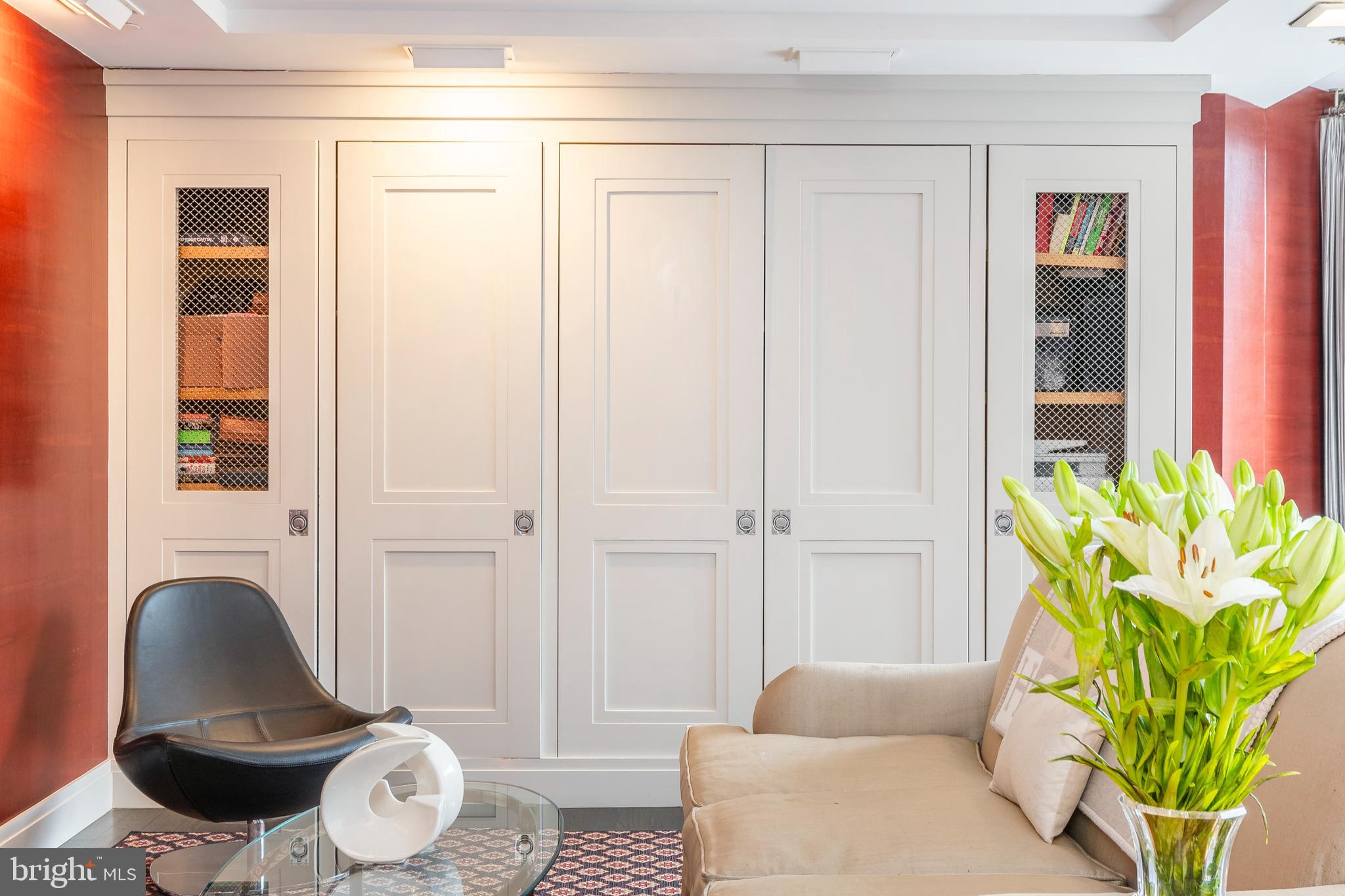202-10 W Rittenhouse Sq #1208