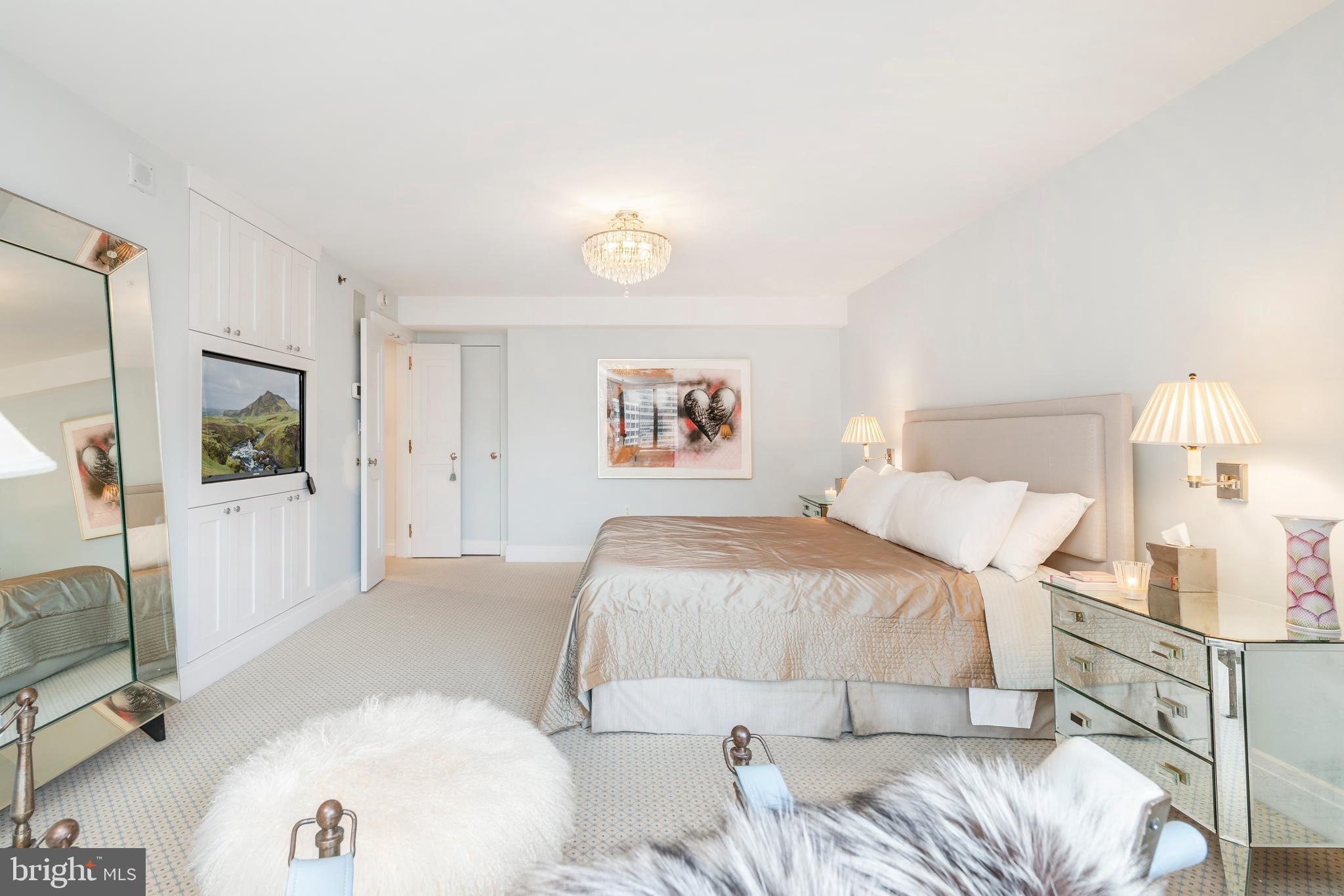 202-10 W Rittenhouse Sq #1208