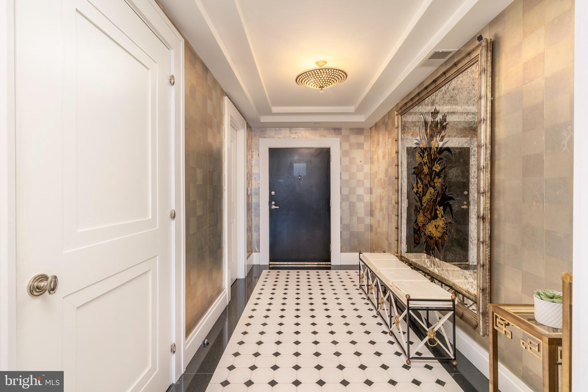 202-10 W Rittenhouse Sq #1208