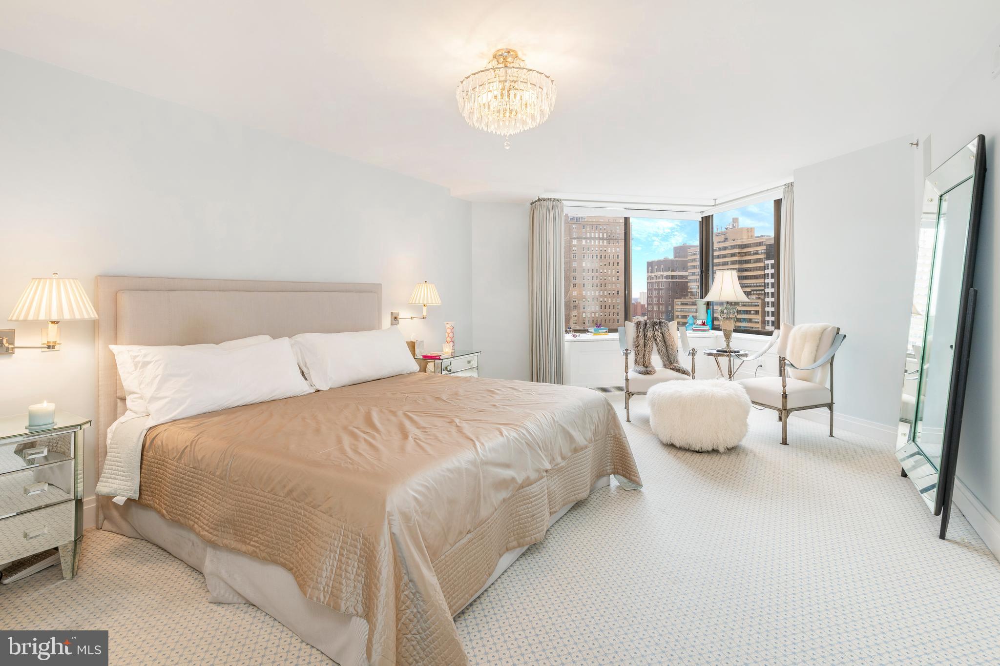 202-10 W Rittenhouse Sq #1208