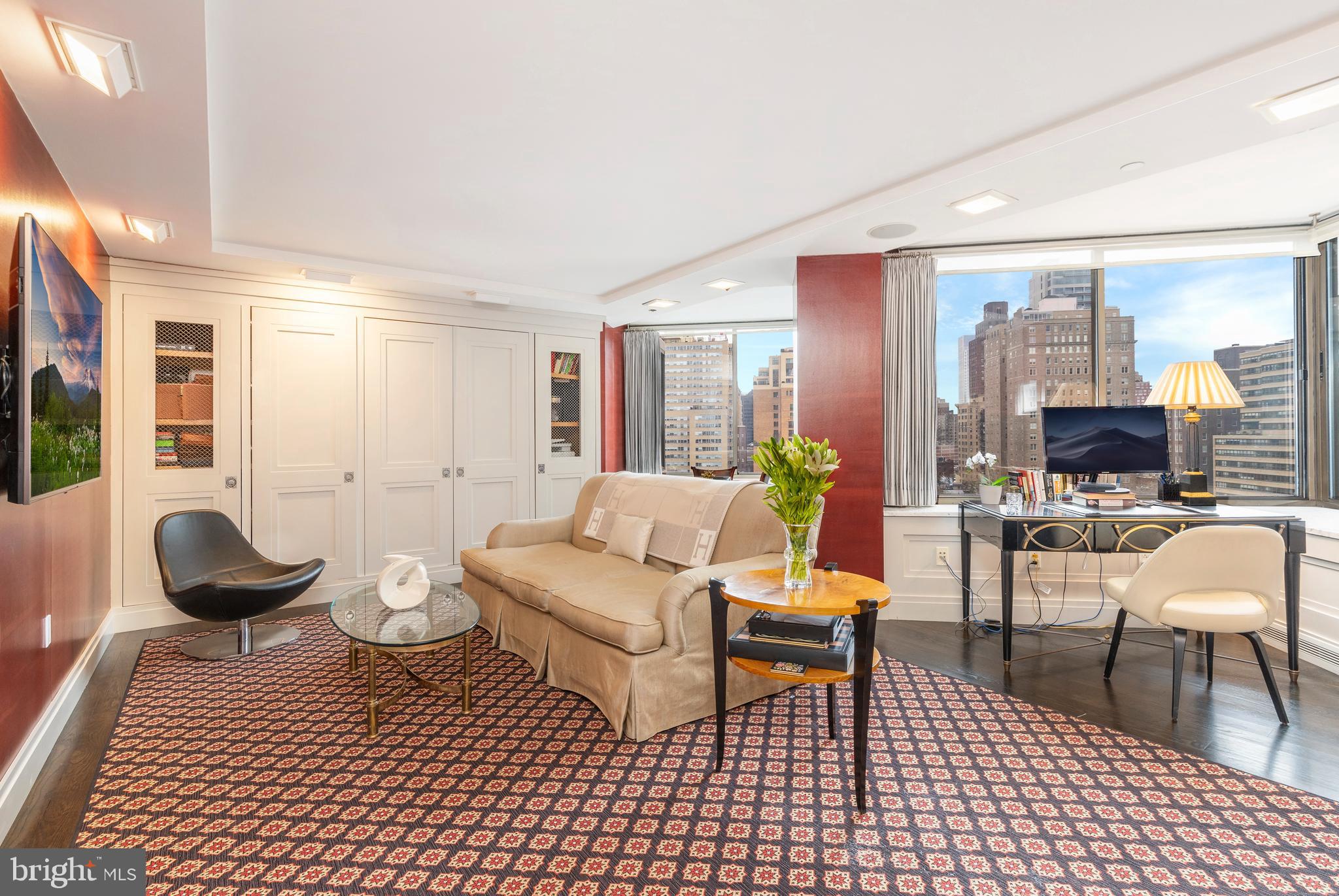 202-10 W Rittenhouse Sq #1208