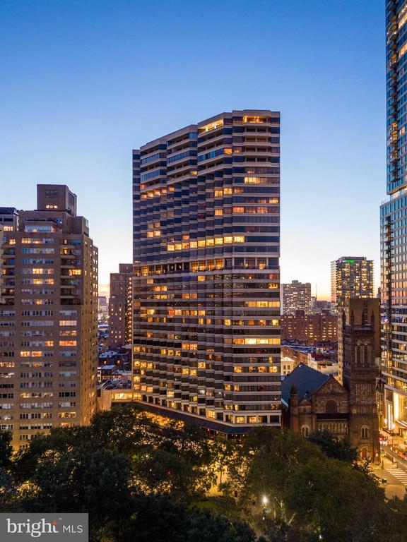 202-10 W Rittenhouse Sq #1208
