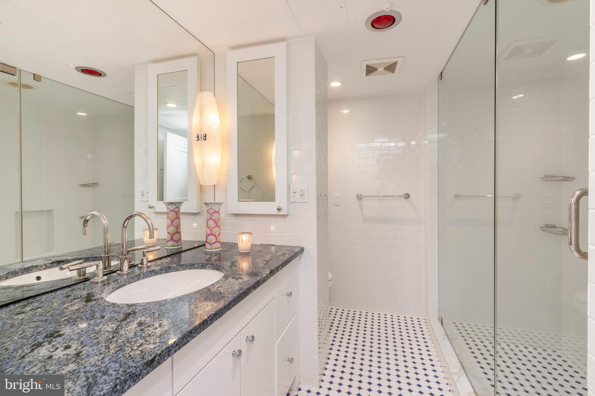 202-10 W Rittenhouse Sq #1208