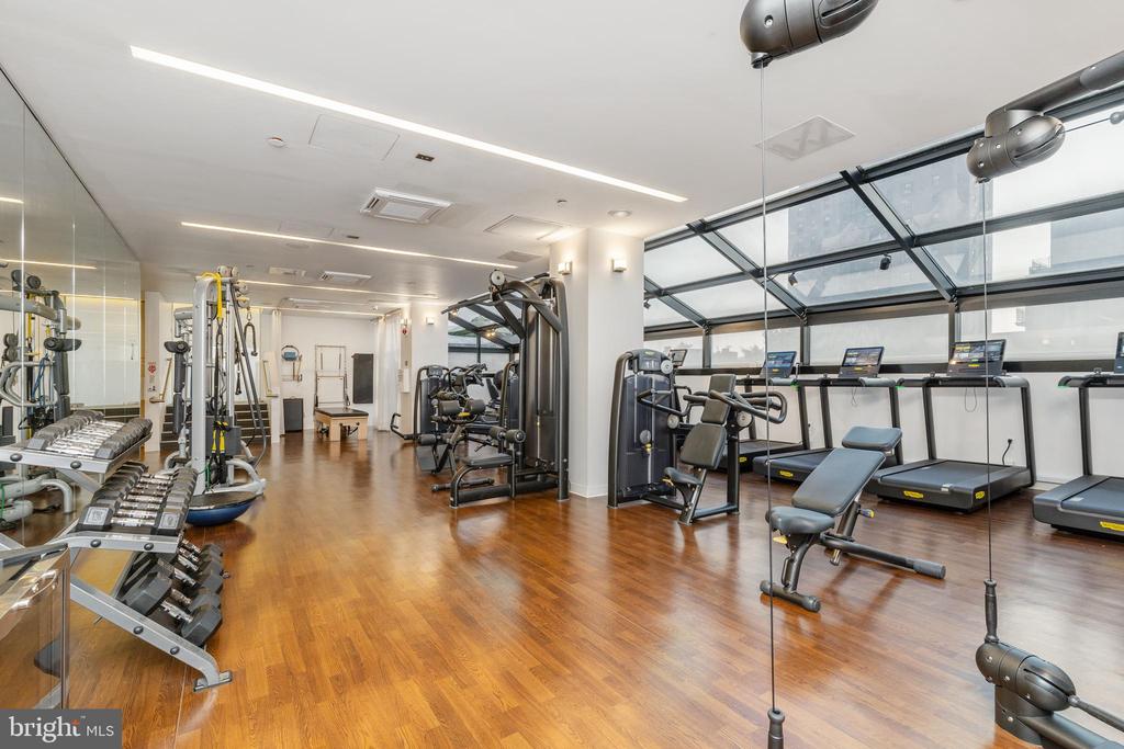 202-10 W Rittenhouse Sq #1208