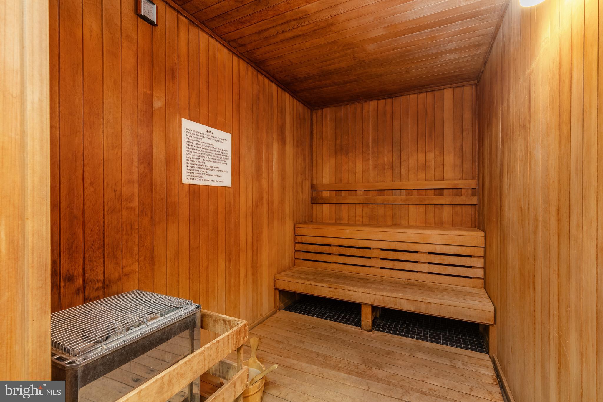 202-10 W Rittenhouse Sq #1208