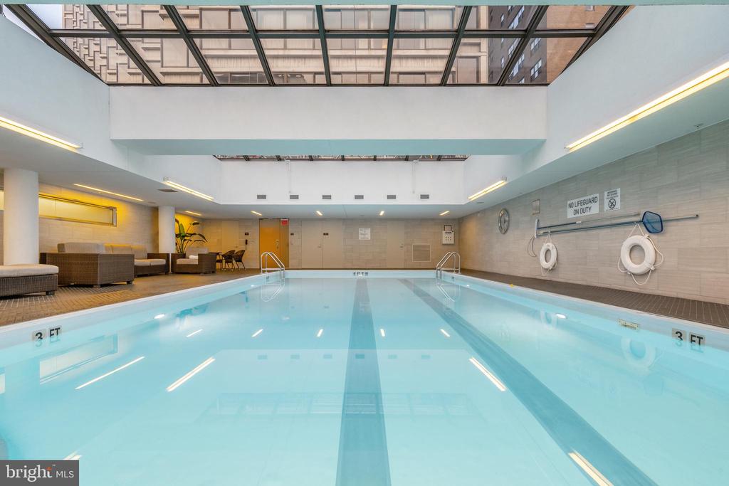 202-10 W Rittenhouse Sq #1208