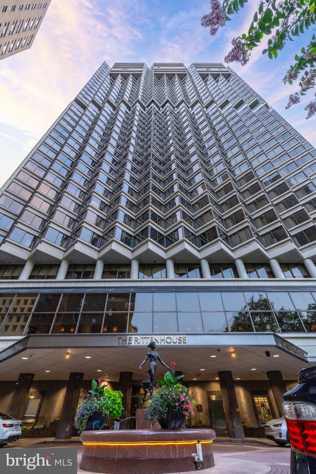 202-10 W Rittenhouse Sq #1208