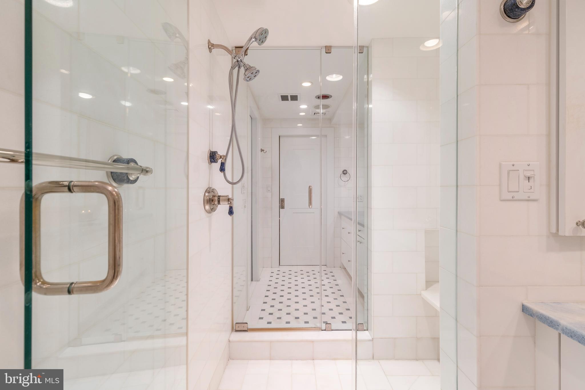 202-10 W Rittenhouse Sq #1208