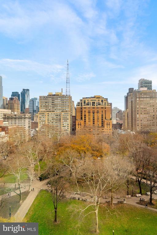 202-10 W Rittenhouse Sq #1208