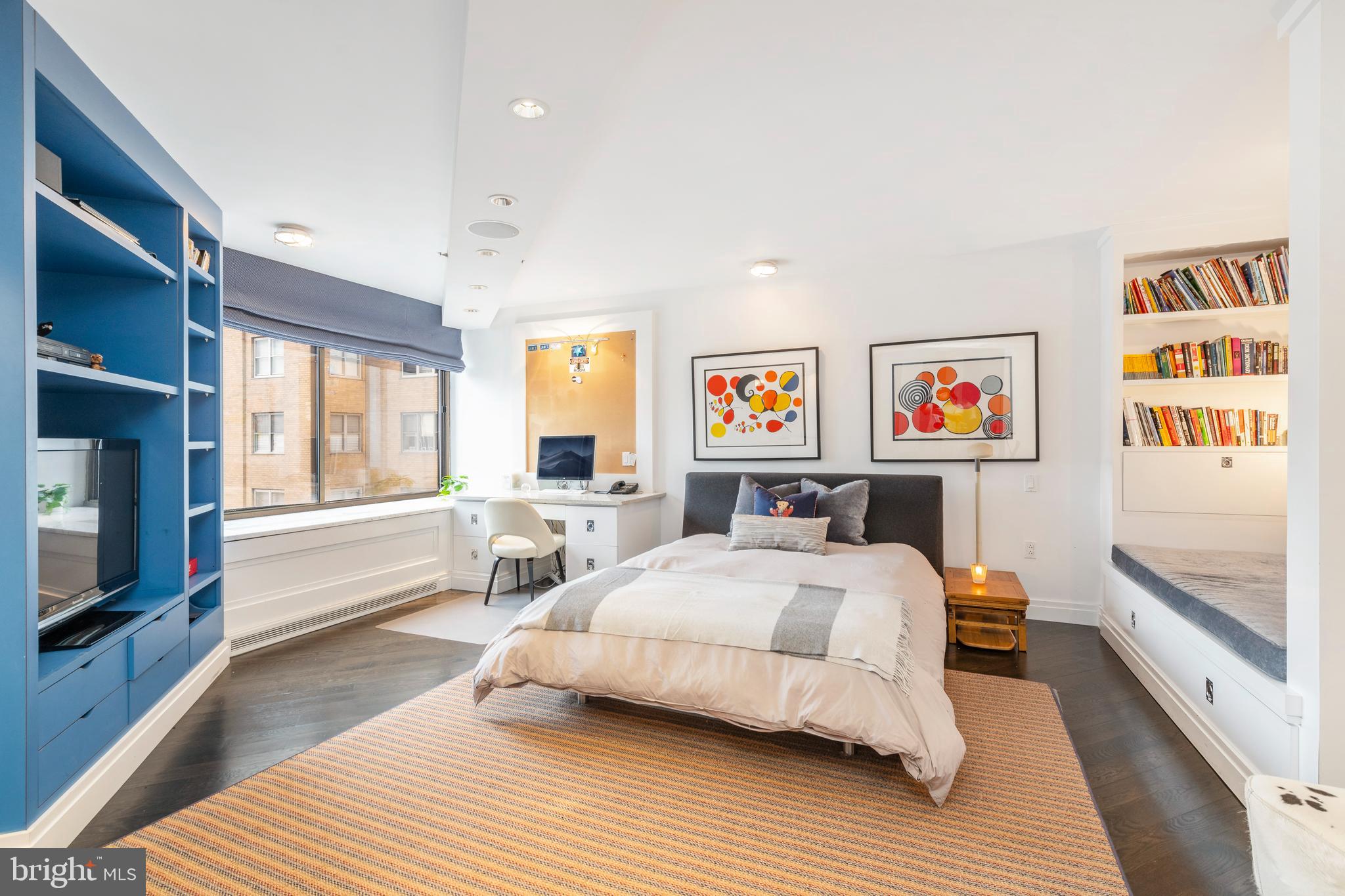 202-10 W Rittenhouse Sq #1208