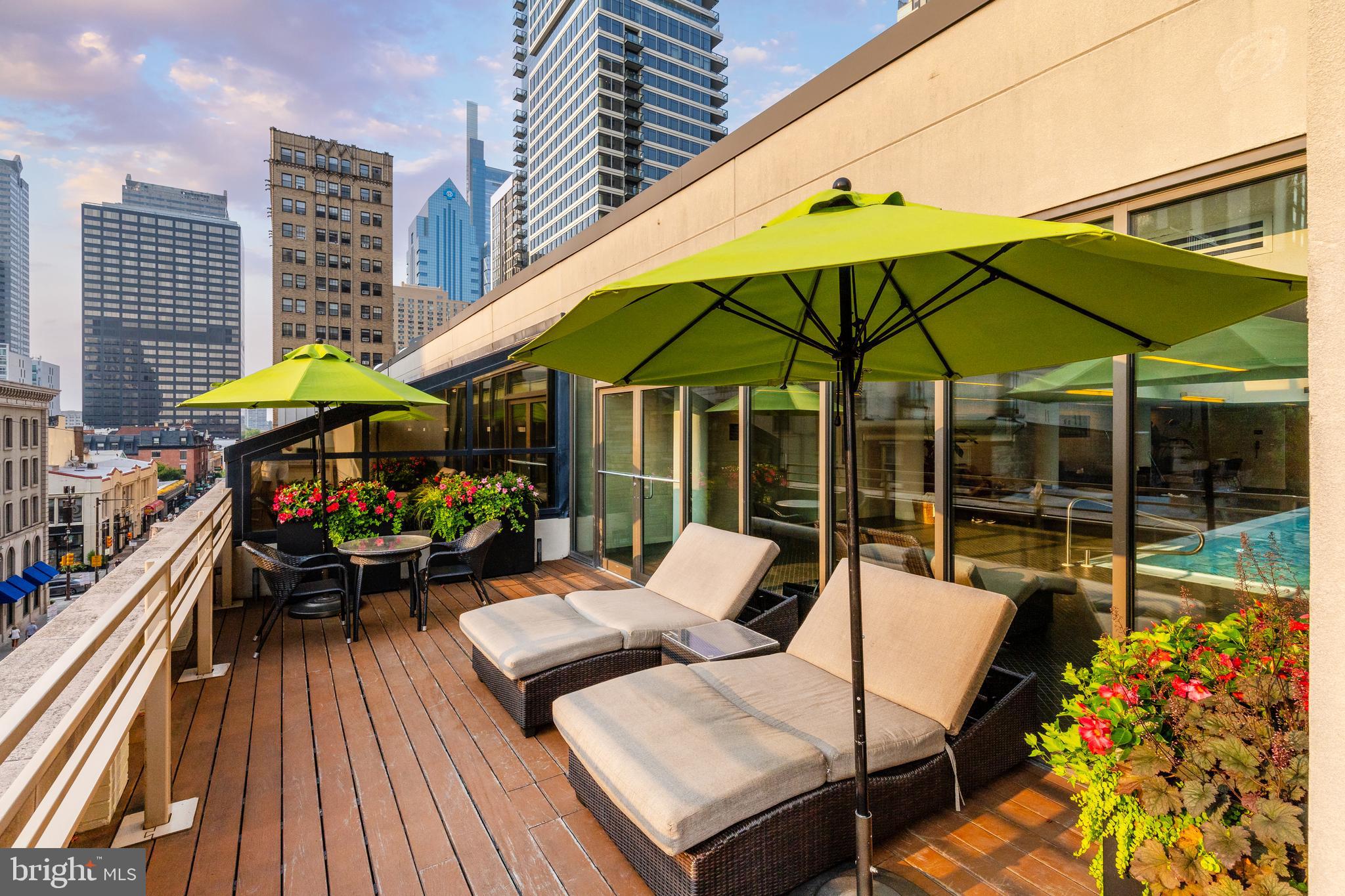 202-10 W Rittenhouse Sq #1208