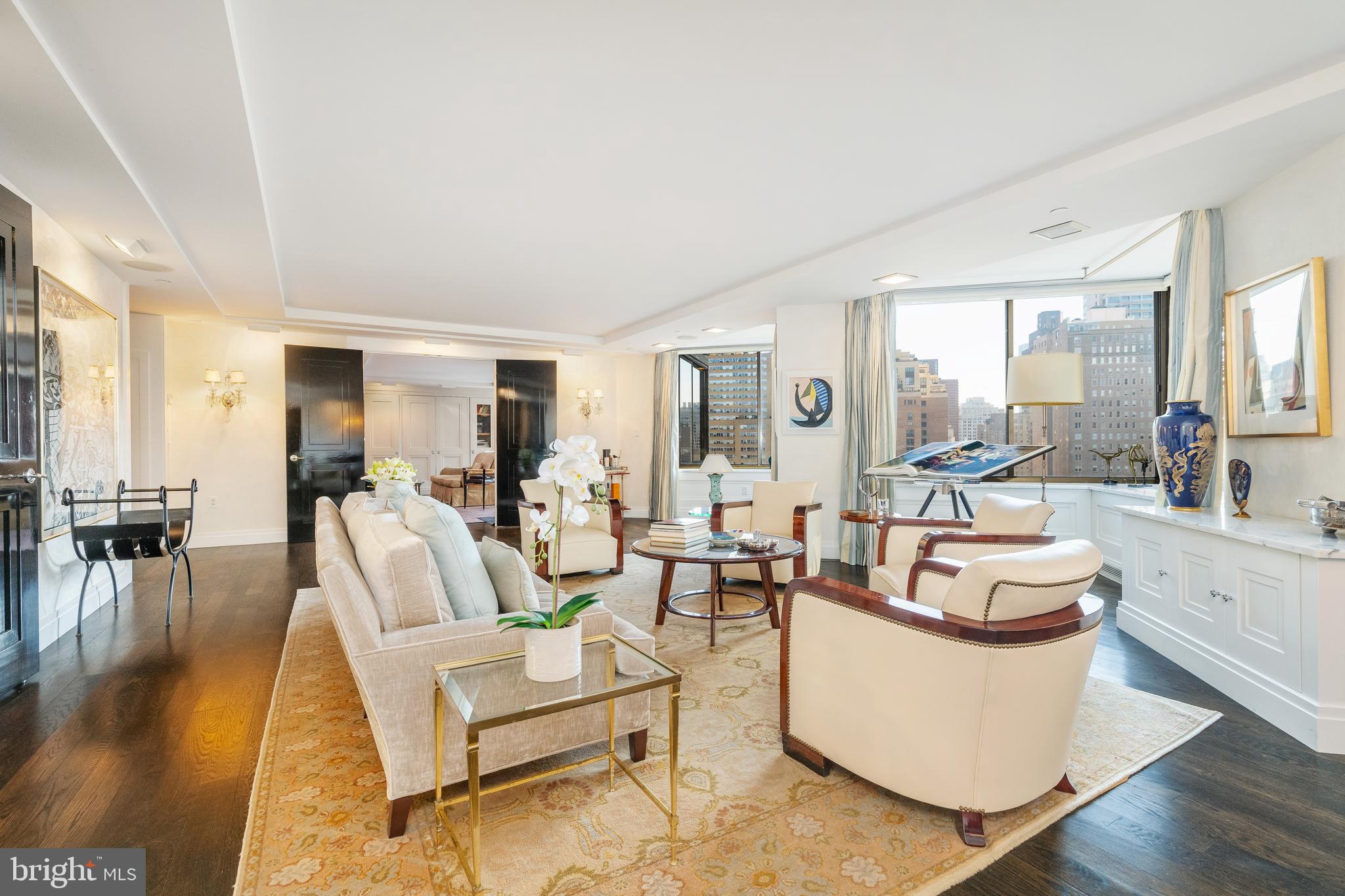 202-10 W Rittenhouse Sq #1208