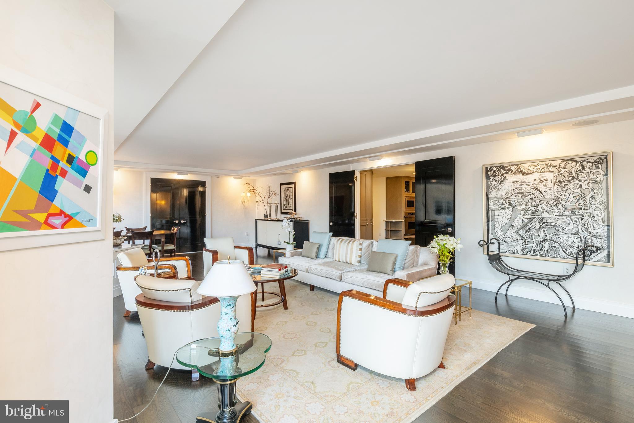 202-10 W Rittenhouse Sq #1208