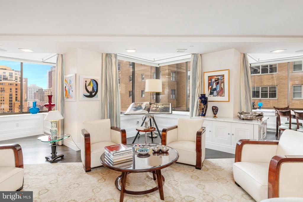 202-10 W Rittenhouse Sq #1208