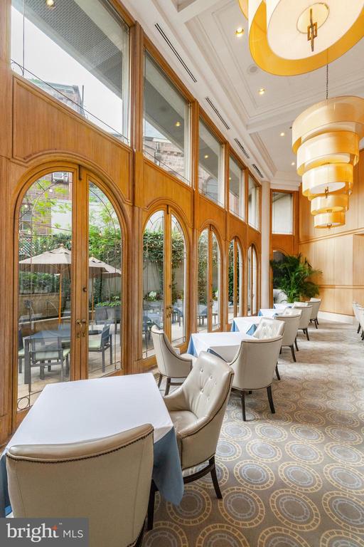 202-10 W Rittenhouse Sq #1208