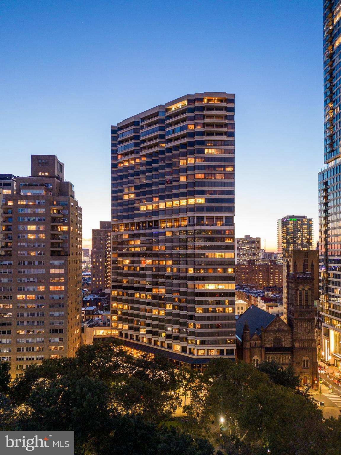 202-10 W Rittenhouse Sq #1208