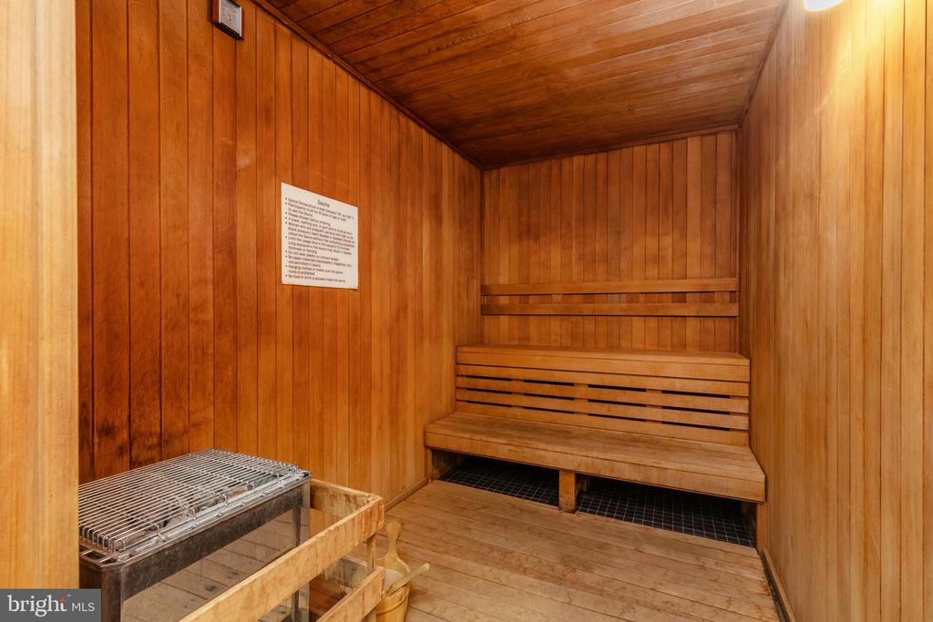 202-10 W Rittenhouse Sq #1208