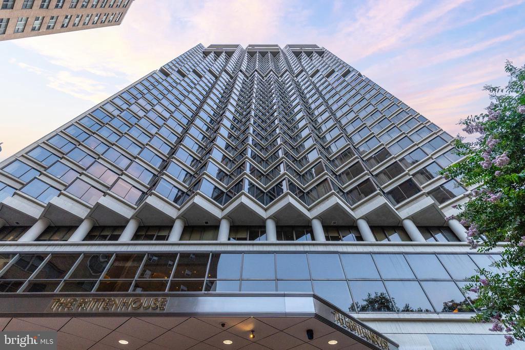 202-10 W Rittenhouse Sq #1208