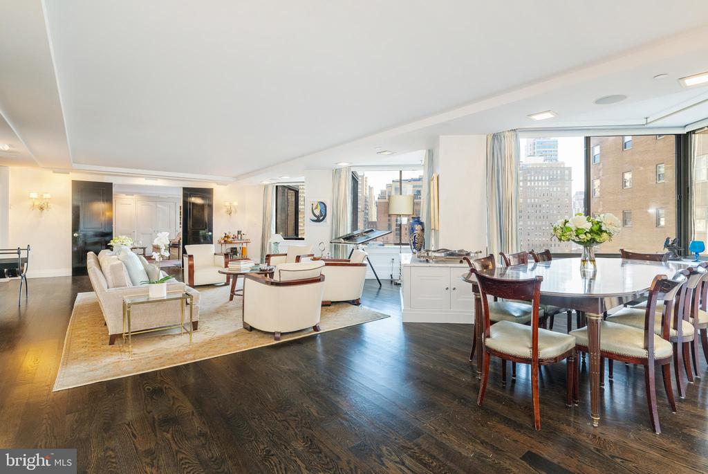 202-10 W Rittenhouse Sq #1208