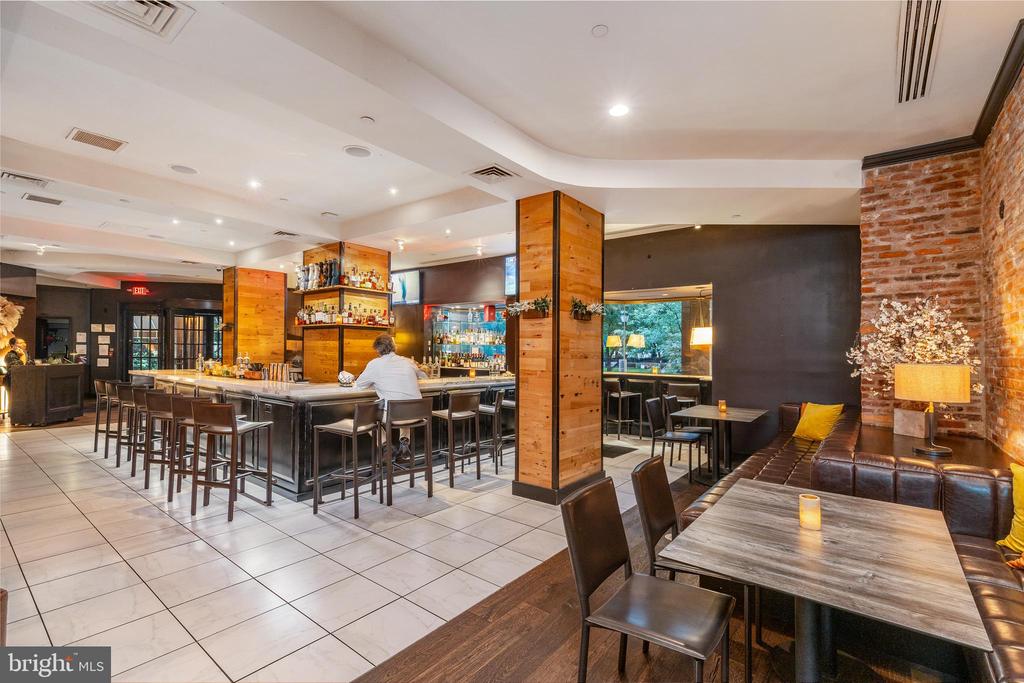 202-10 W Rittenhouse Sq #1208