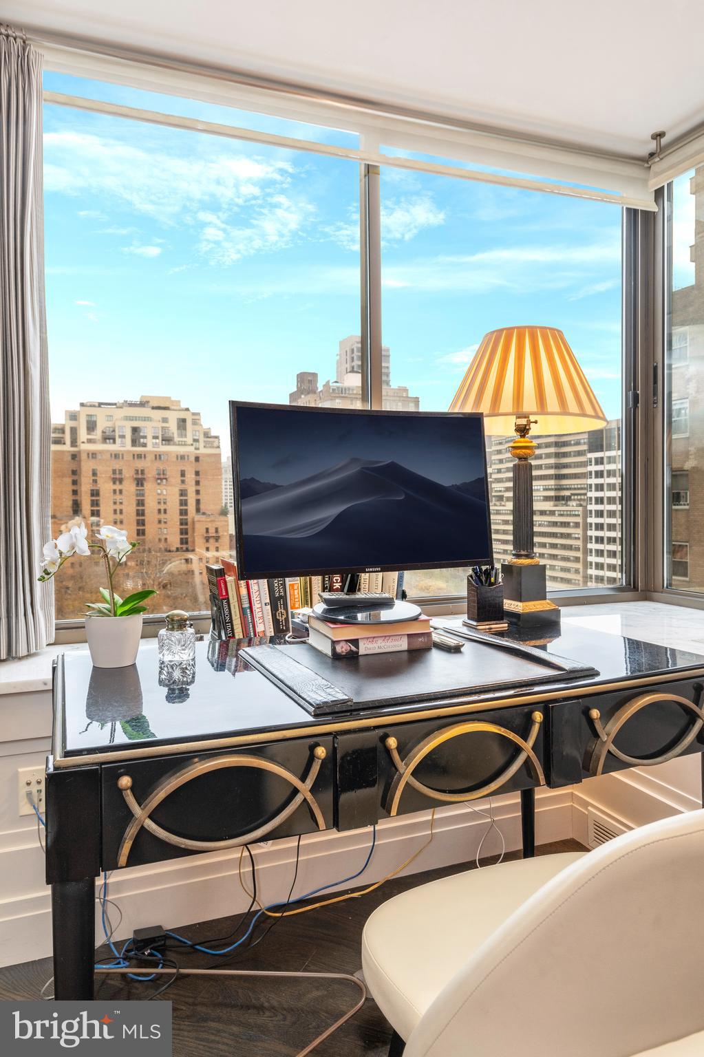 202-10 W Rittenhouse Sq #1208