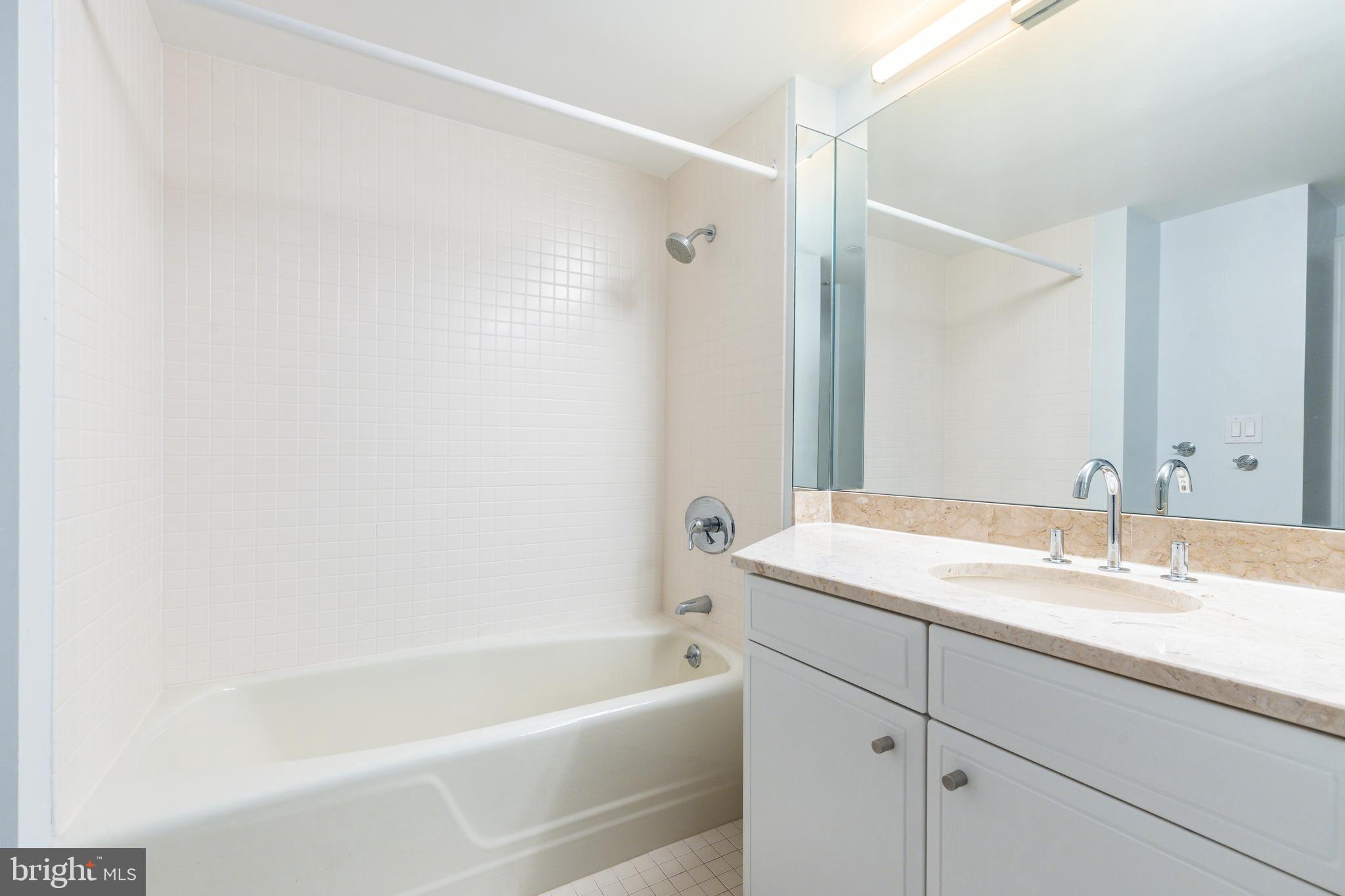 202-10 W RITTENHOUSE SQ #1108