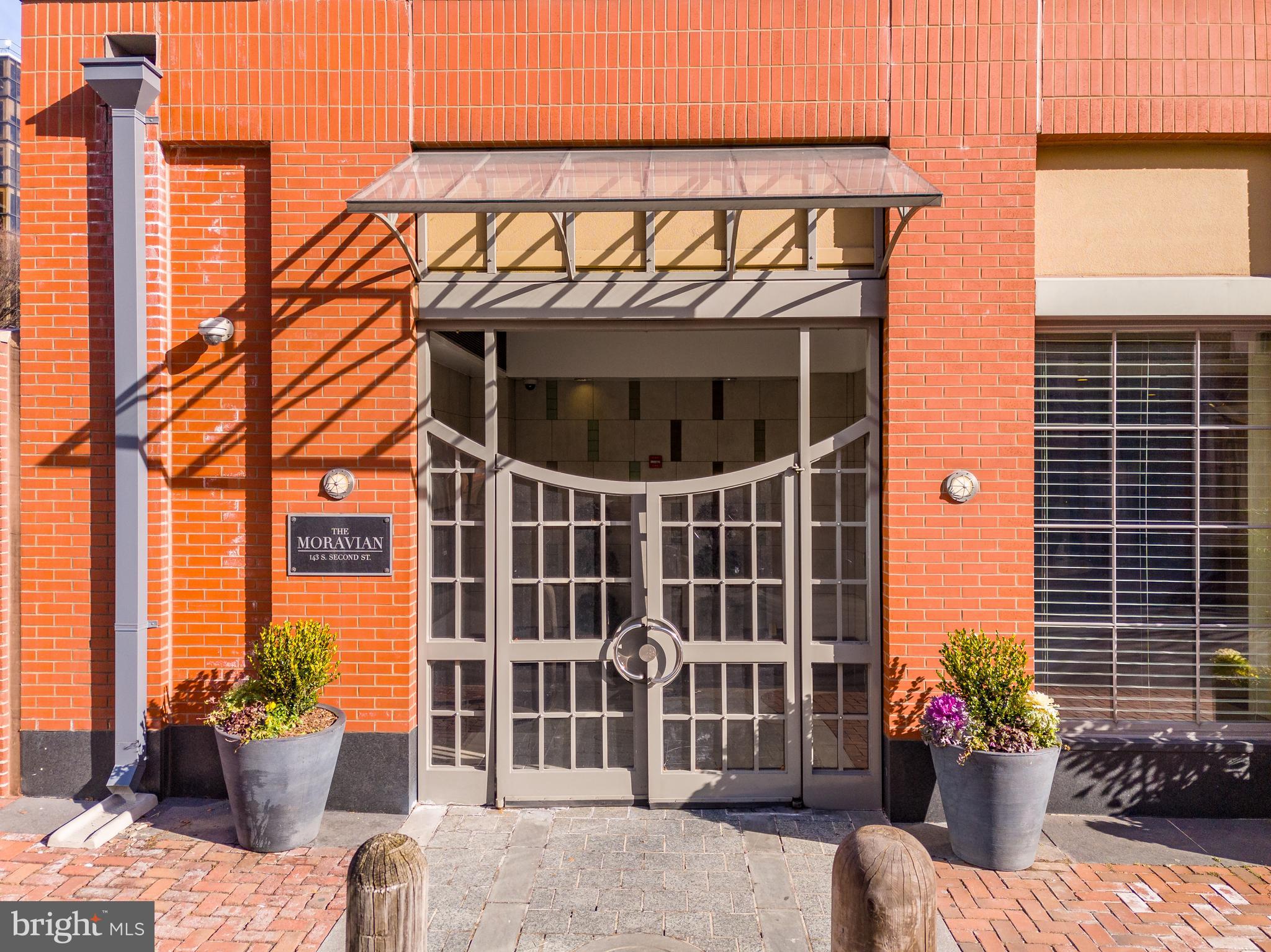 121-35 Walnut St #203