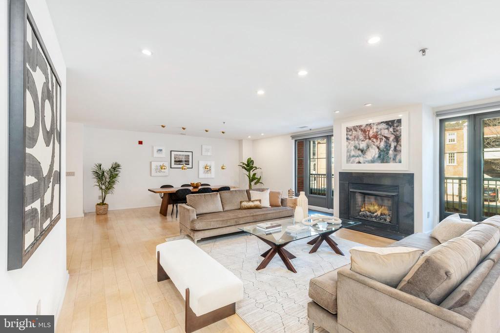 121-35 Walnut St #203