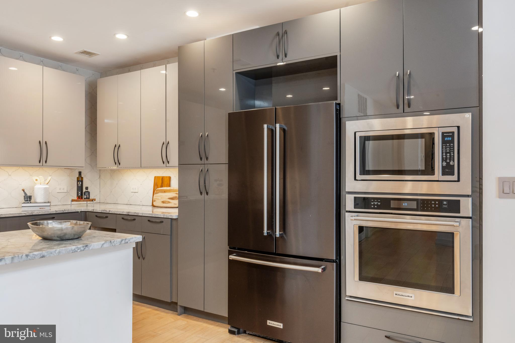 121-35 Walnut St #203