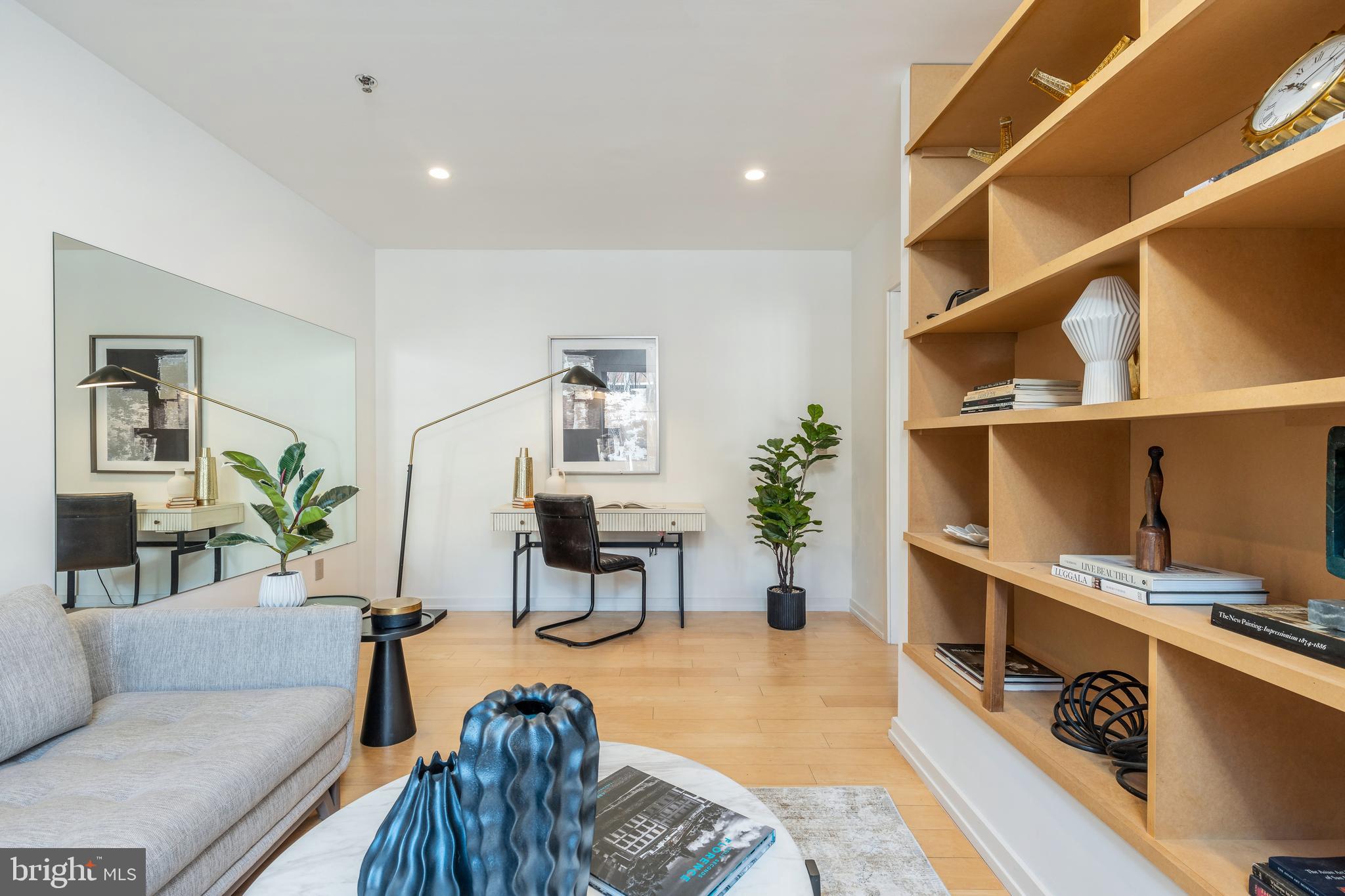 121-35 Walnut St #203
