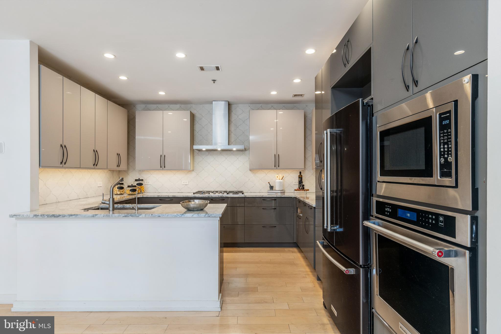 121-35 Walnut St #203