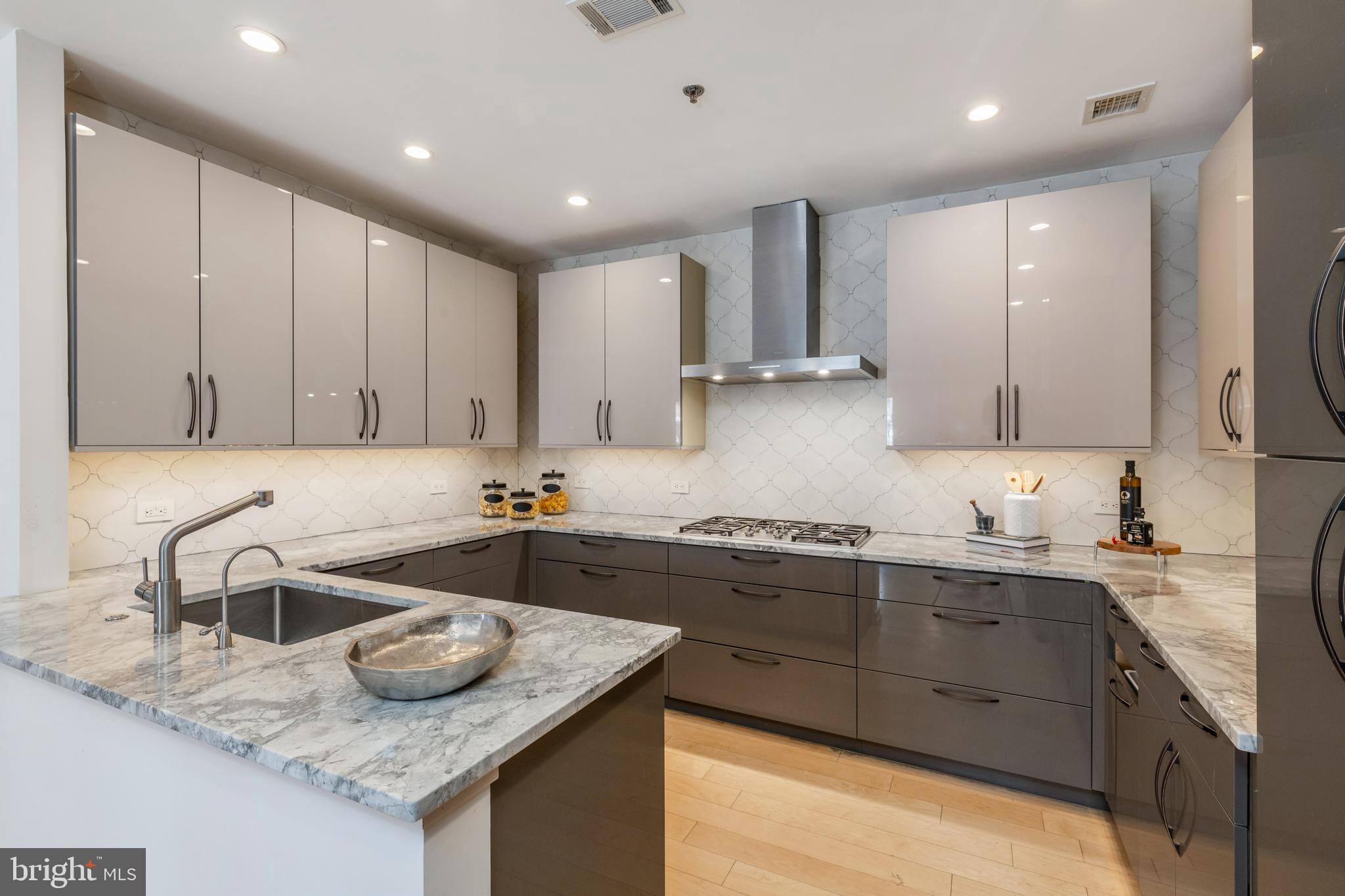 121-35 Walnut St #203