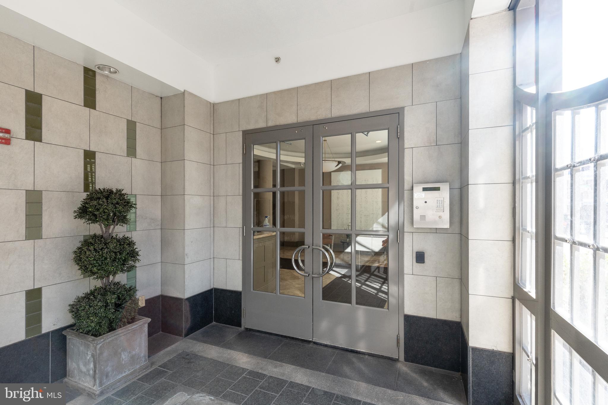 121-35 Walnut St #203