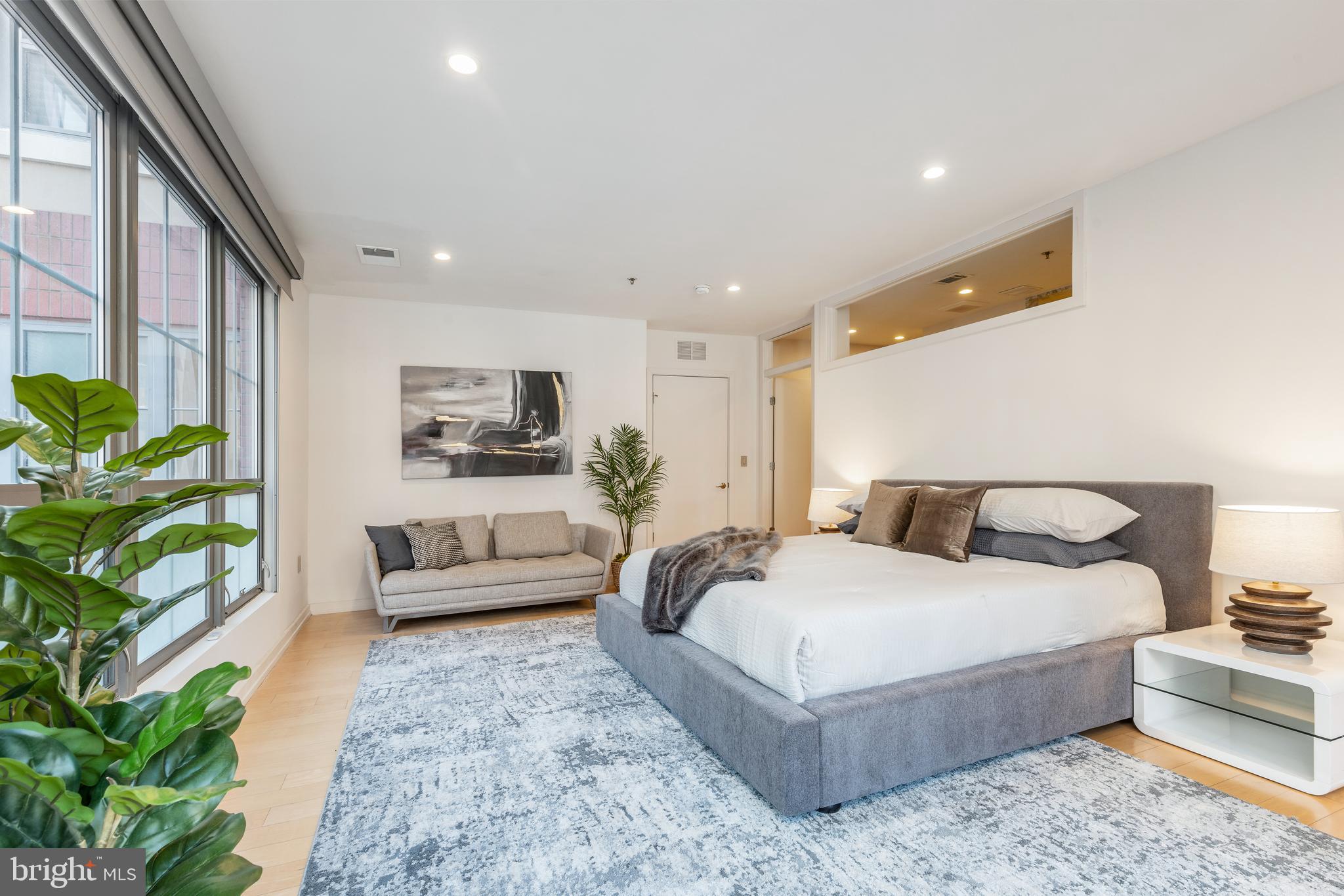 121-35 Walnut St #203