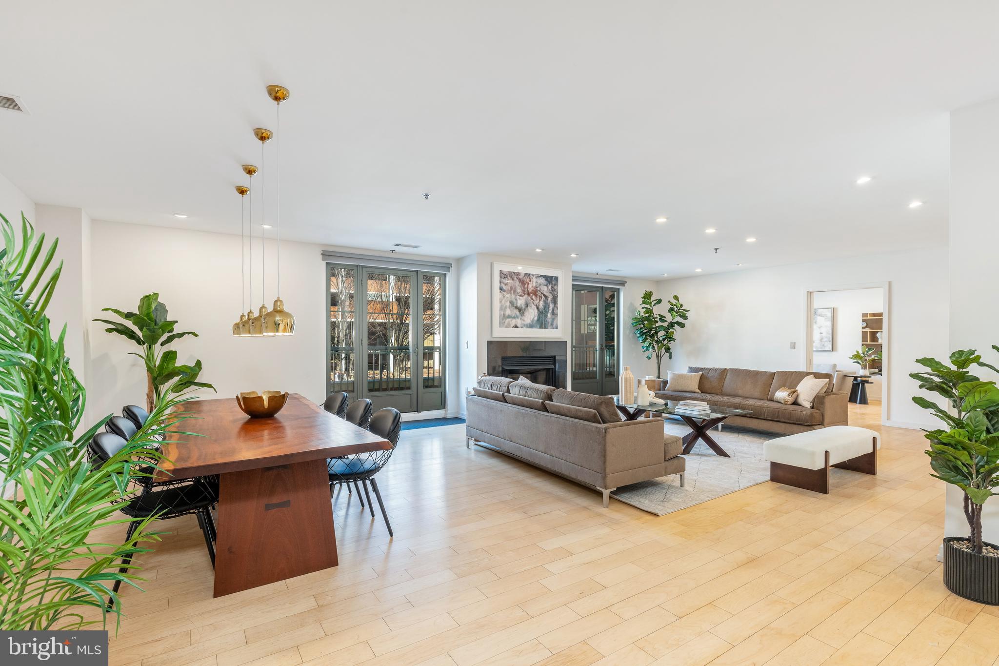 121-35 Walnut St #203