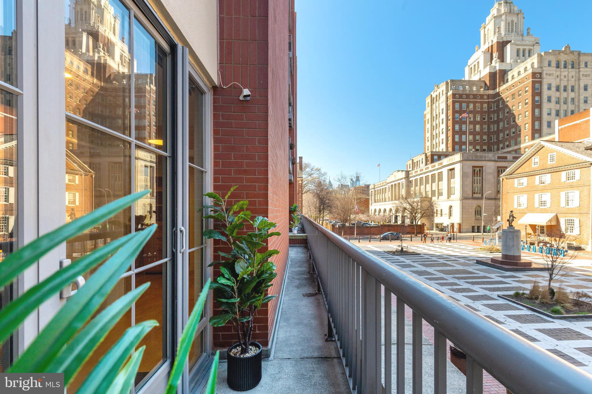 121-35 Walnut St #203