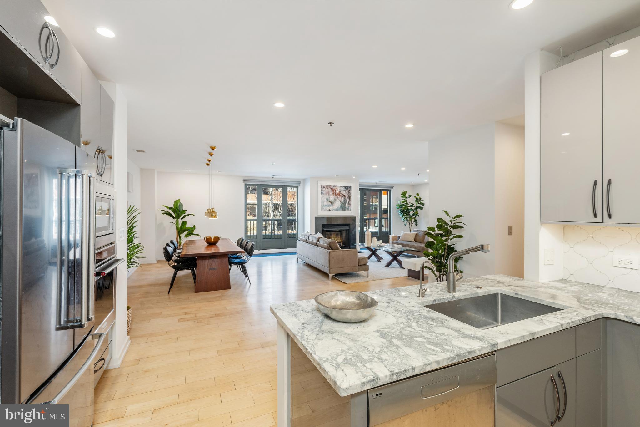 121-35 Walnut St #203