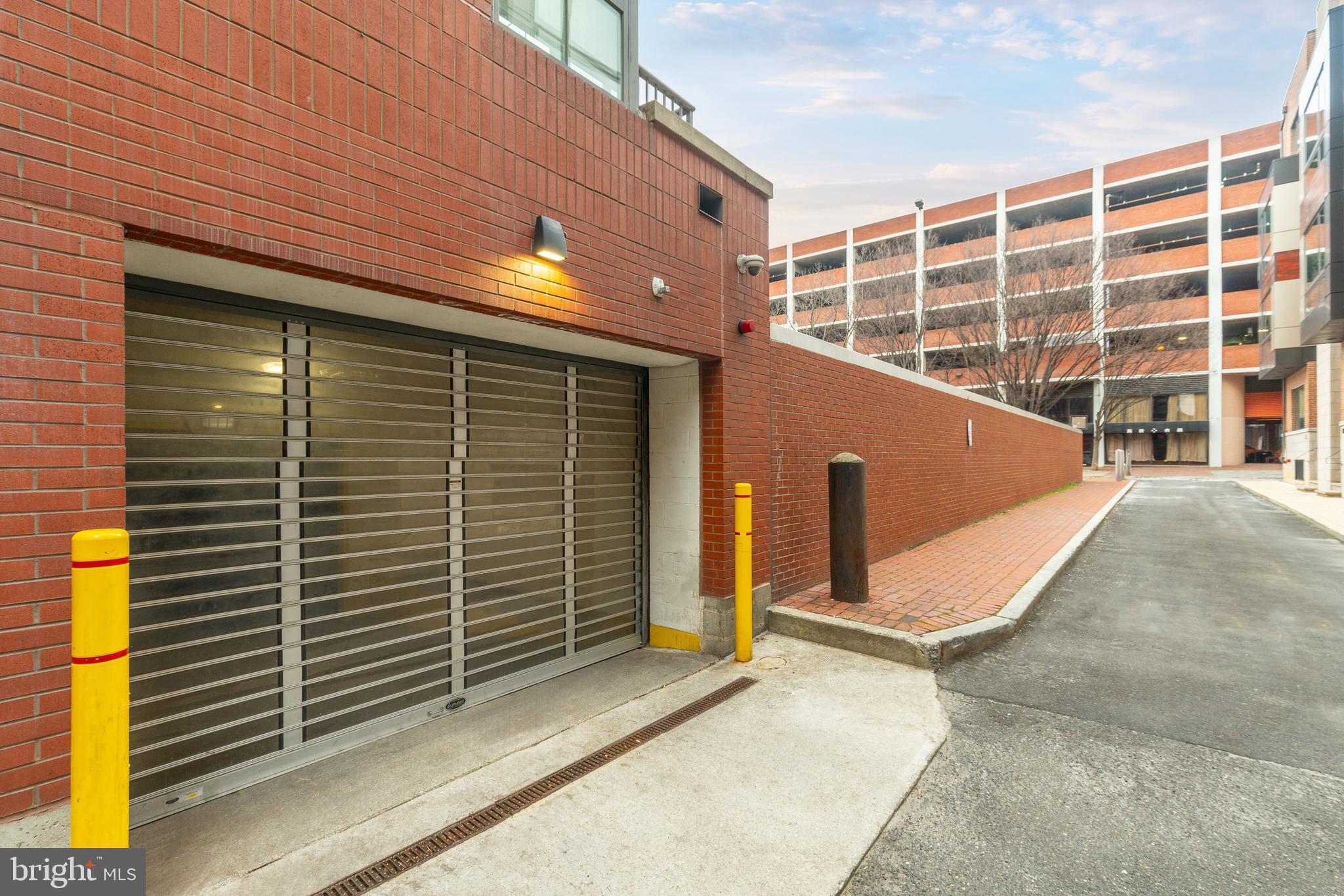 121-35 Walnut St #203