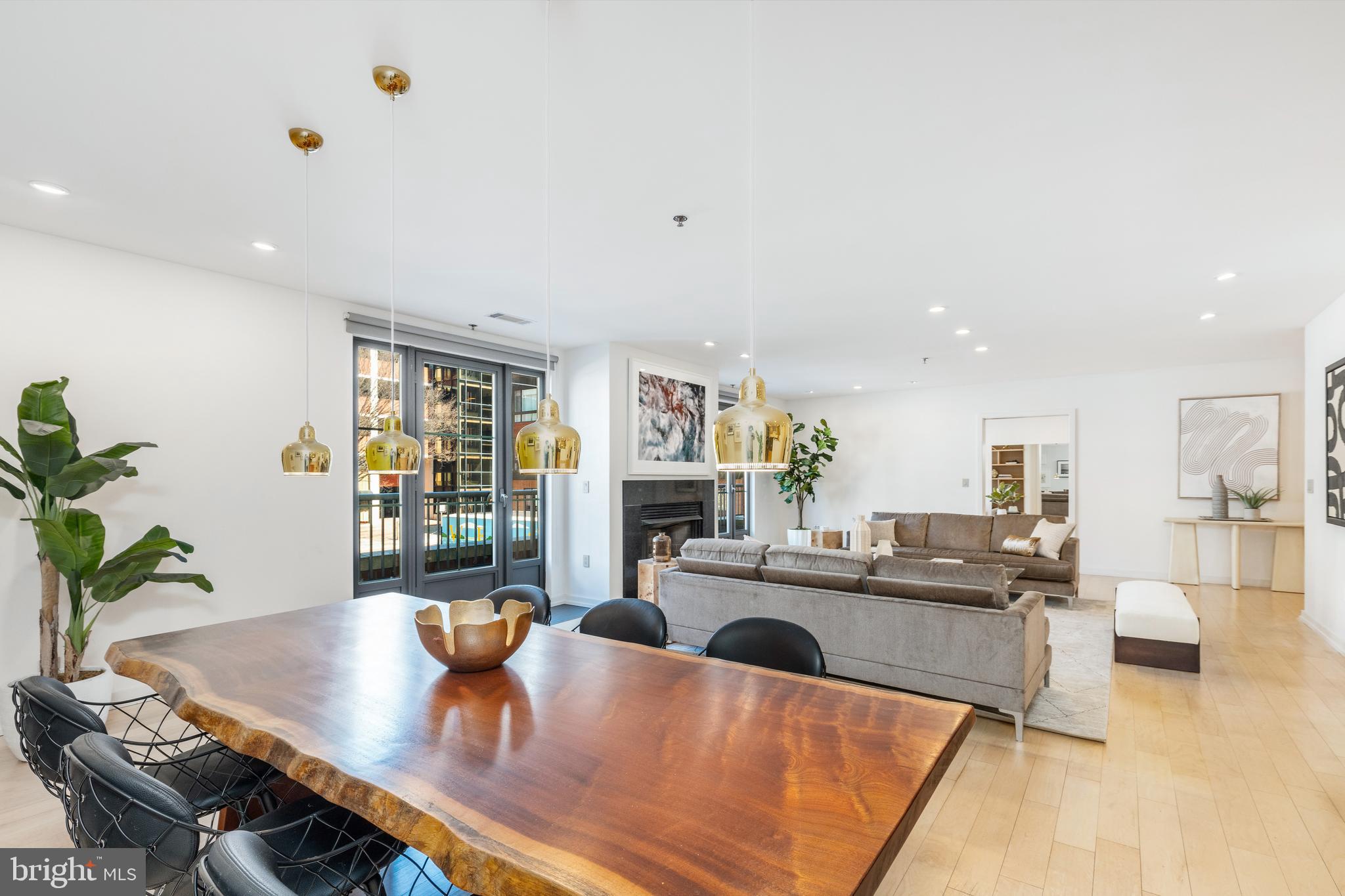 121-35 Walnut St #203