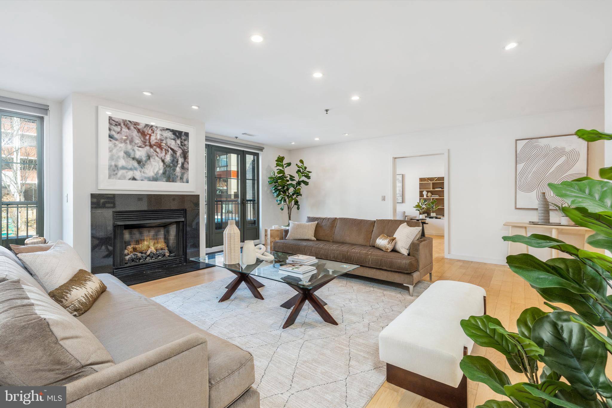 121-35 Walnut St #203