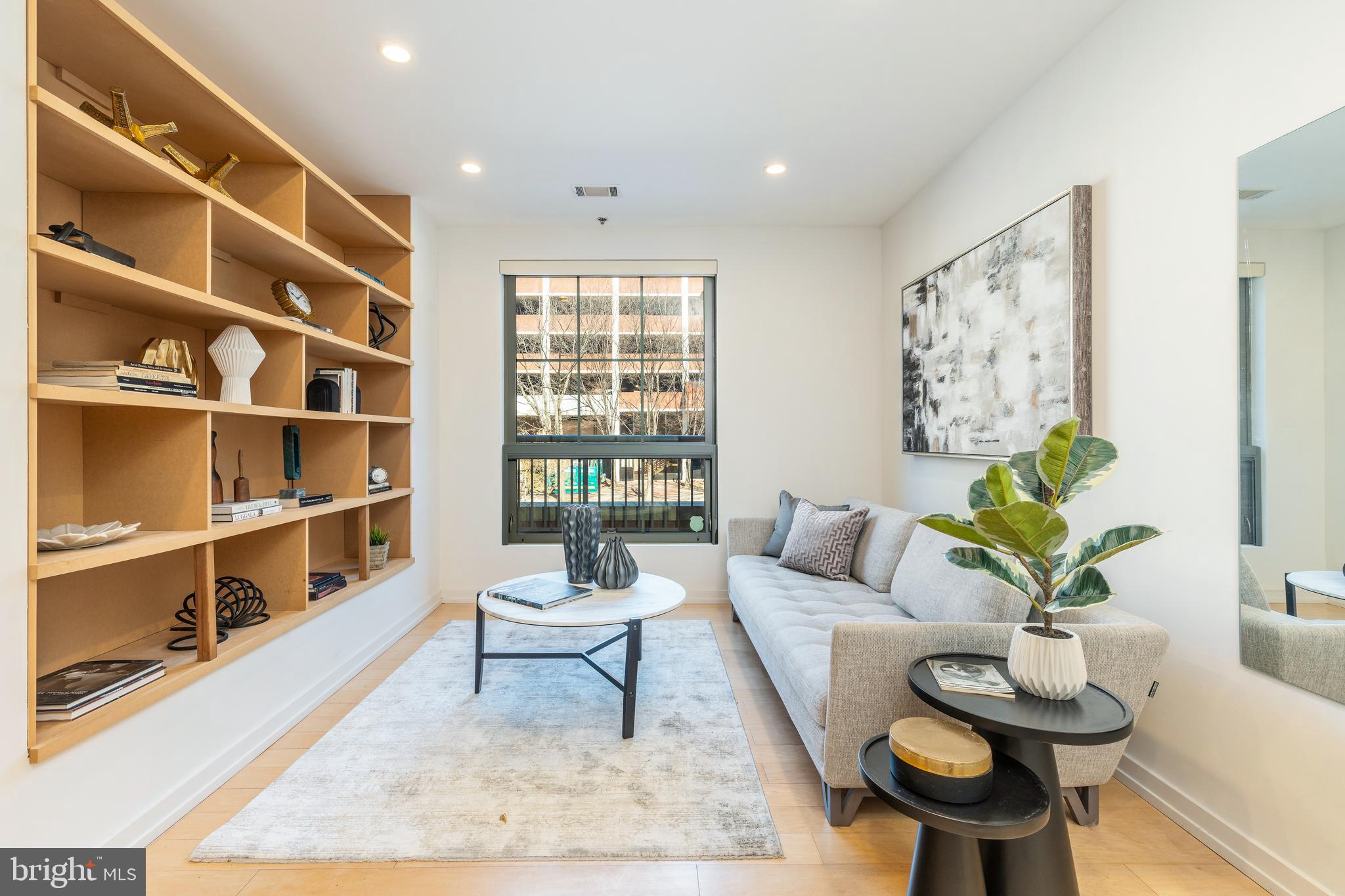 121-35 Walnut St #203