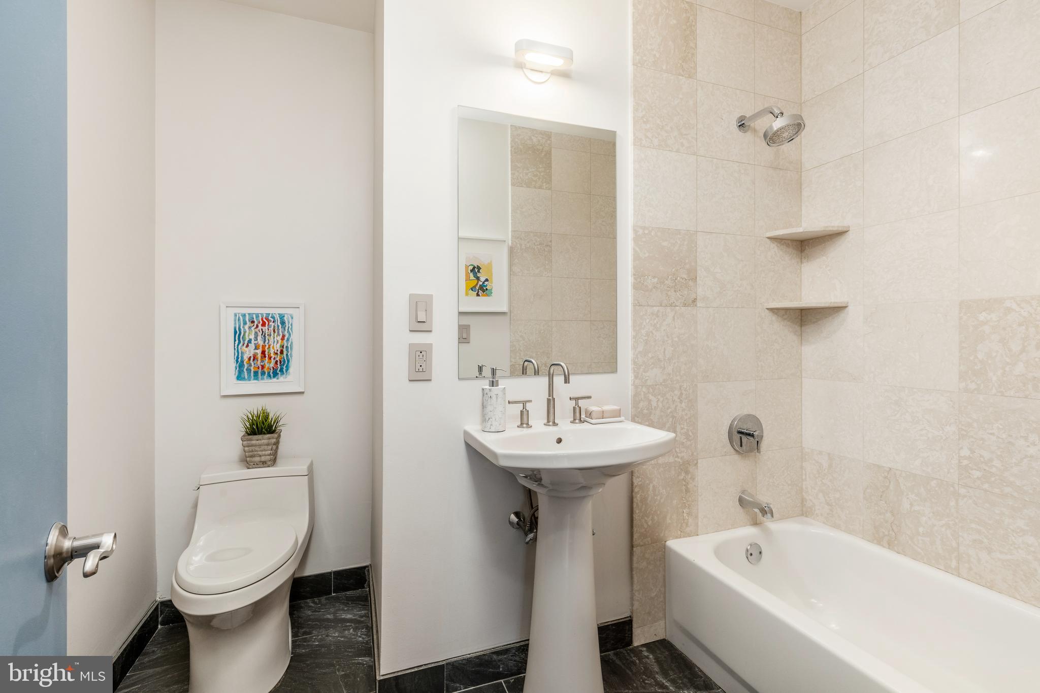121-35 Walnut St #203