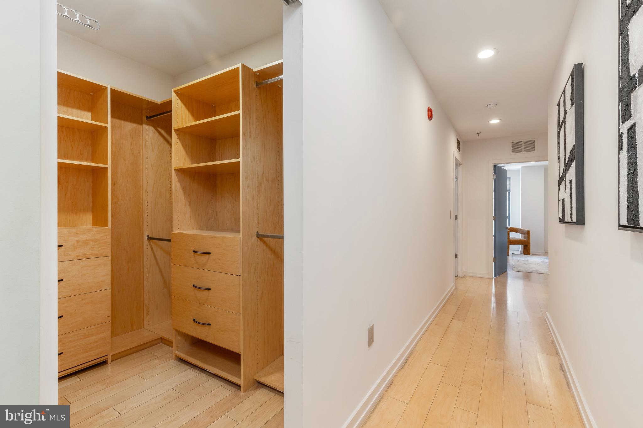 121-35 Walnut St #203
