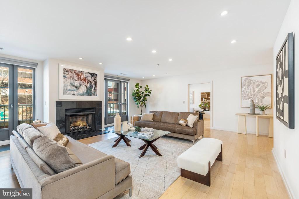 121-35 Walnut St #203