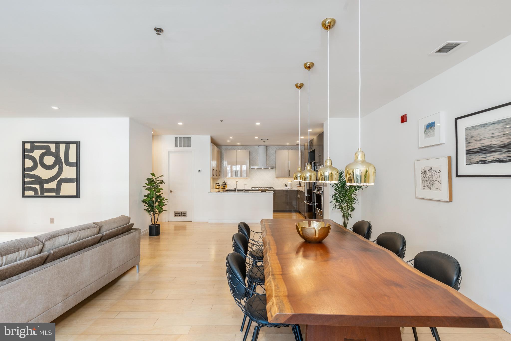 121-35 Walnut St #203