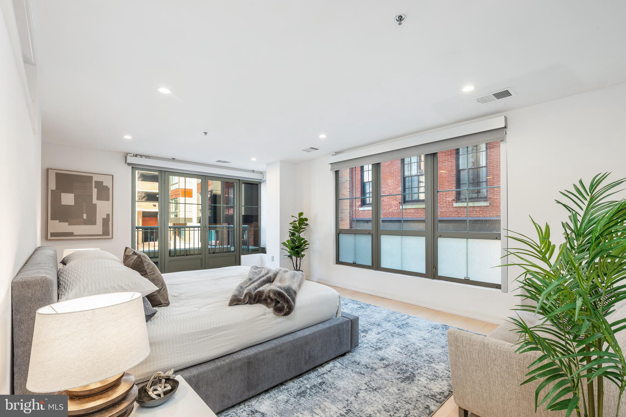 121-35 Walnut St #203