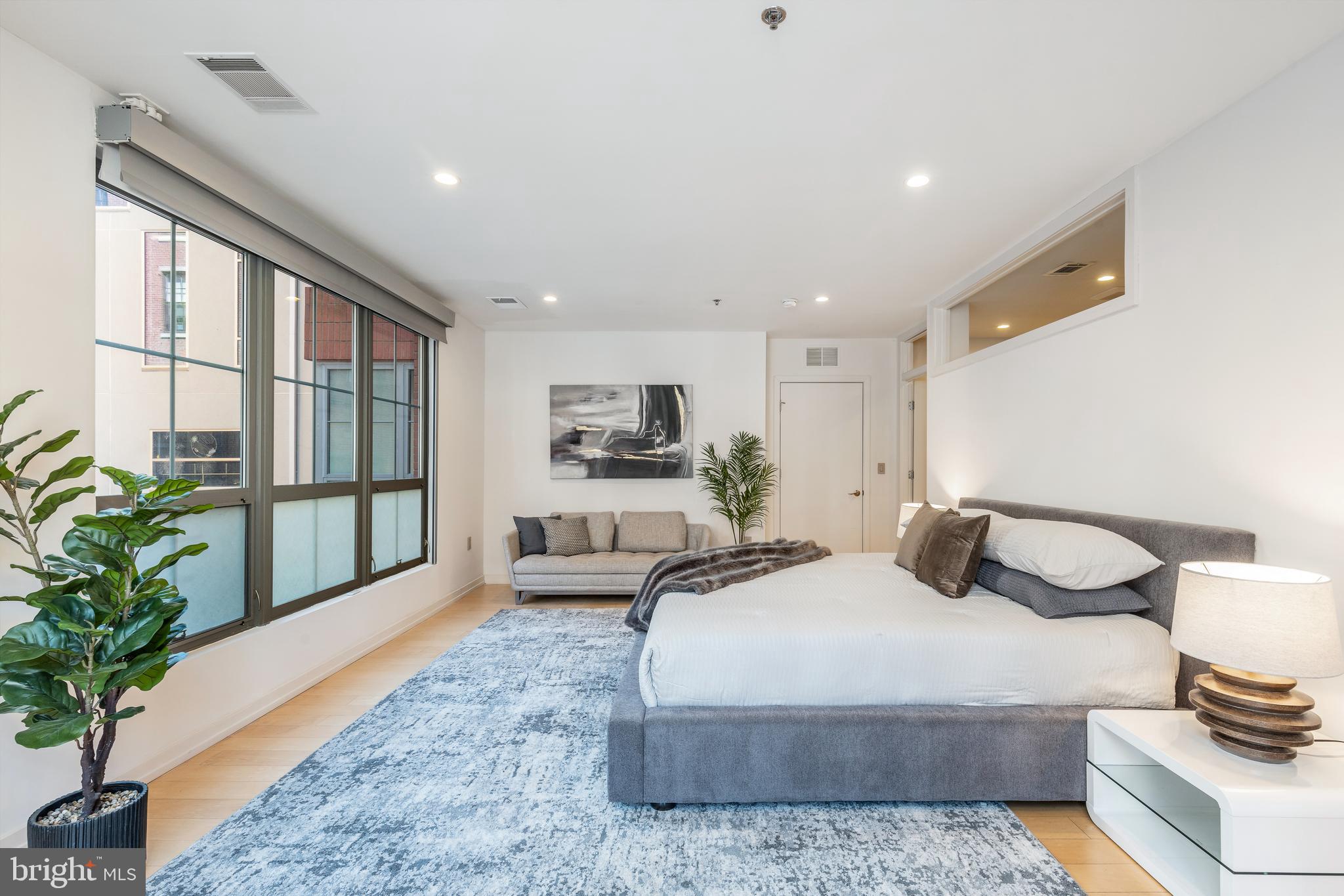 121-35 Walnut St #203
