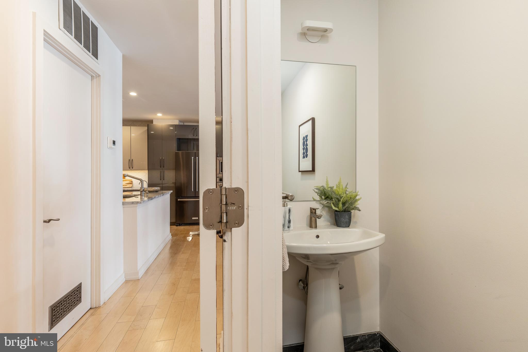 121-35 Walnut St #203
